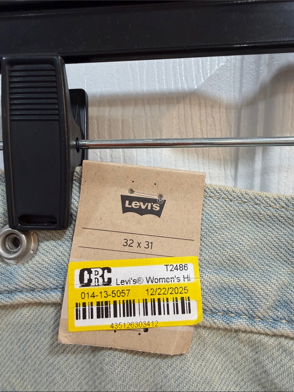 NWT Levi's Women Cinch Baggy High Rise Loose thru Hips & Thighs Wide Leg - Picture 4 of 7